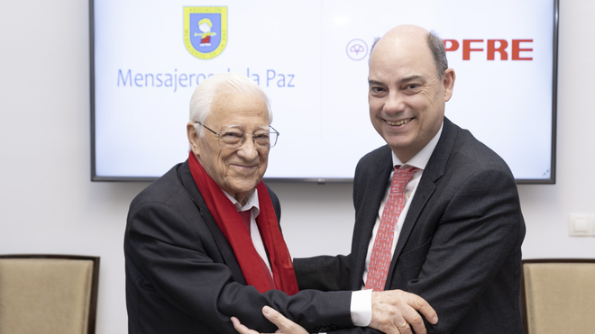 Firma del acuerdo entre Mapfre y Mensajeros de la Paz