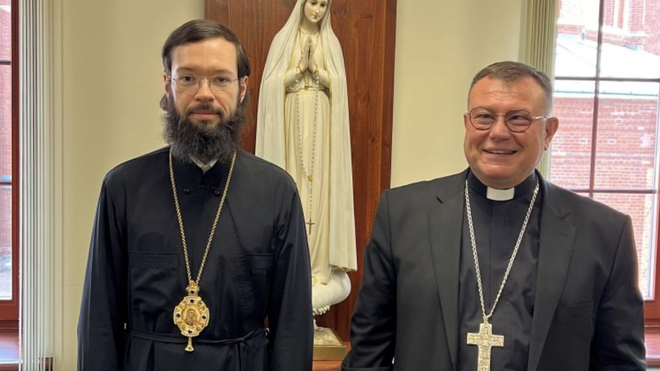 El metropolita Antonij con el arzobispo Pezzi