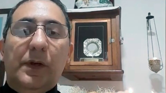 El sacerdote sancionado por acusar al arzobispo García Cuerva