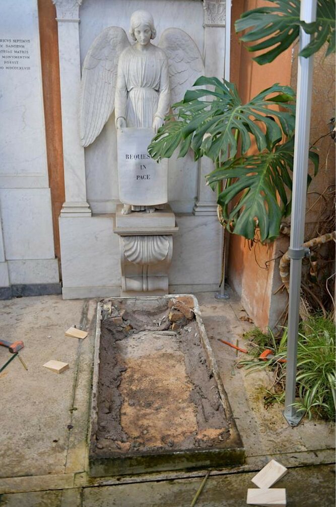 Tumba del ángel