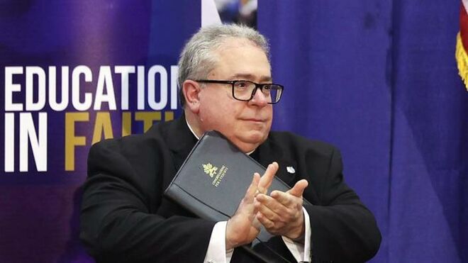 Michael Olson, obispo de Forth Worth