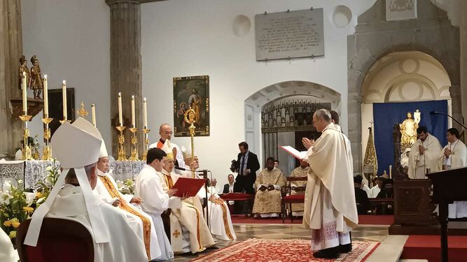 Antonio Prieto, junto al cardenal Osoro