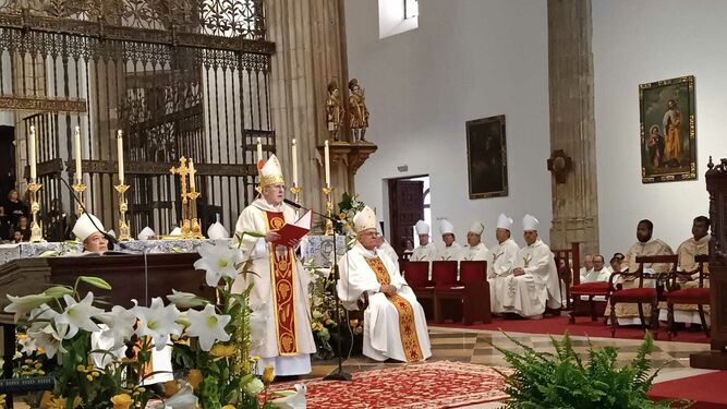 Carlos Osoro, durante la homilía en la catedral de Alcalá