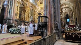 Monseñor Francisco Prieto en la catedral de Santiagp