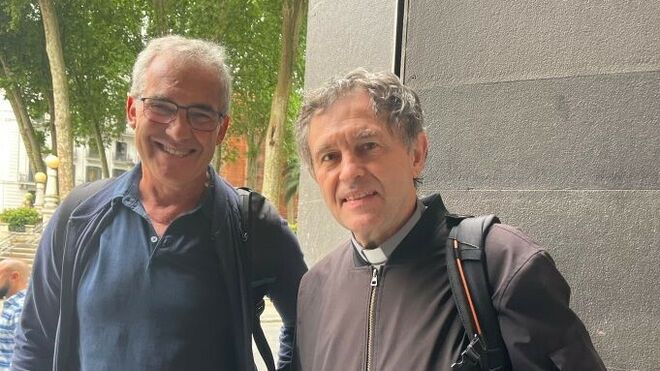Iñigo Iriarte y monseñor Joseba Segura