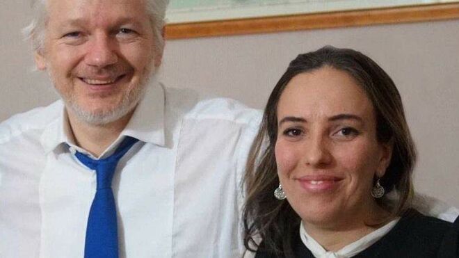Stella y su marido, Julian Assange