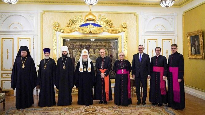 Las delegaciones ortodoxa y católica, en su encuentro en el Patriarcado de Moscú.jpg