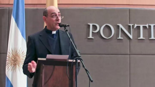 Monseñor Víctor Fernández