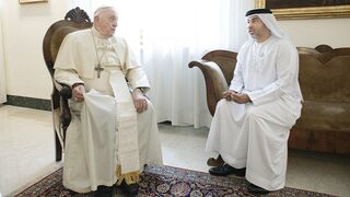 El Papa Francisco, con Hamad Al Kaabi