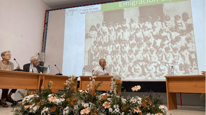 Una de las ponencias en las jornadas de la Cátedra Juan de Dios Martín Velasco.jpg.