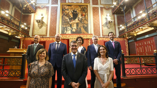 El equipo del rector de Deusto, Juan José Etxeberria
