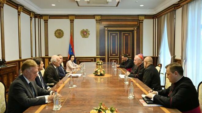 El presidente de Armenia recibe al cardenal Parolin