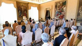 Francisco, en la audiencia a las Misioneras Claretianas