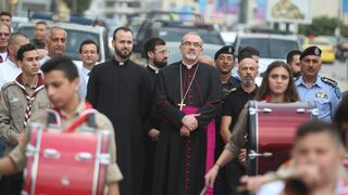 Monseñor Pizzaballa visita Rafidia, en Nablús