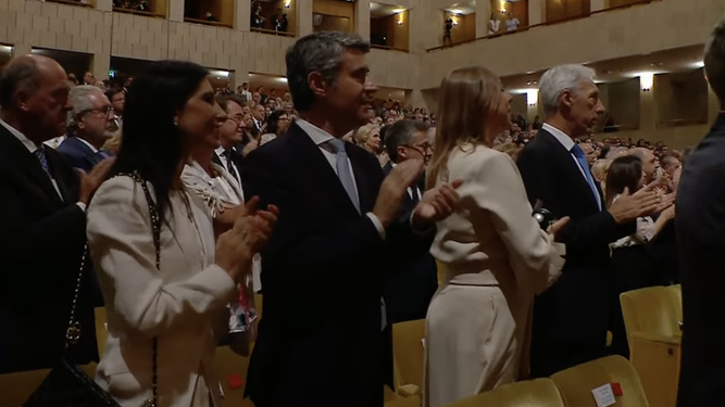 Asistentes al discurso del Papa a las autoridades de Portugal