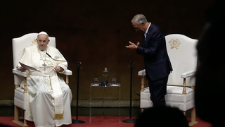 Francisco, aplaudido por el presidente de Portugal tras su discurso