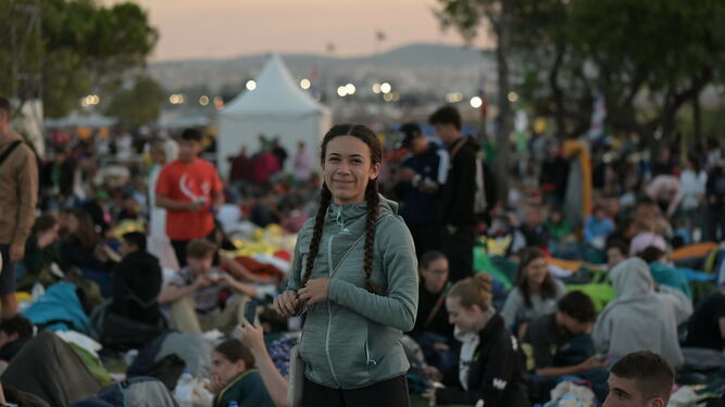 Una joven en el Parque del Tejo