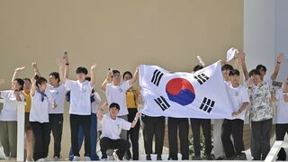 Jóvenes surcoreanos celebran en Lisboa la designación de Seúl como sede de la JMJ2027