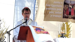 El arzobispo García Cuerva durante la eucaristía