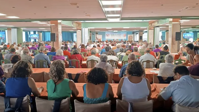 Asamblea de HOAC, de espaldas
