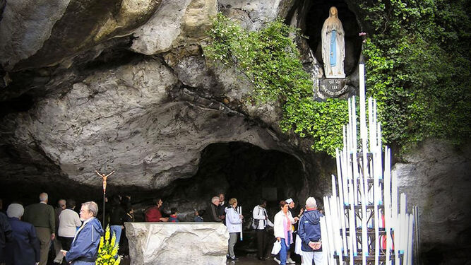 150 años de peregrinaciones francesas al santuario mariano de Lourdes