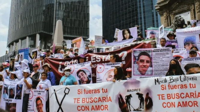 Concentración en memoria de los desaparecidos en México