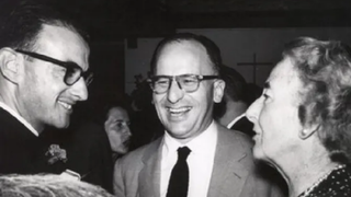 En el centro de la imagen, el Venerable Enrique Shaw