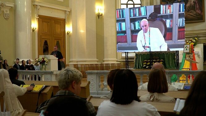 Francisco, durante el encuentro telemático con los jóvenes rusos