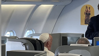 El Papa, en el avión