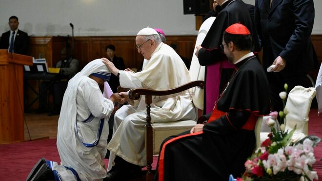 El Papa bendijo a la misionera de la caridad tras su testimonio