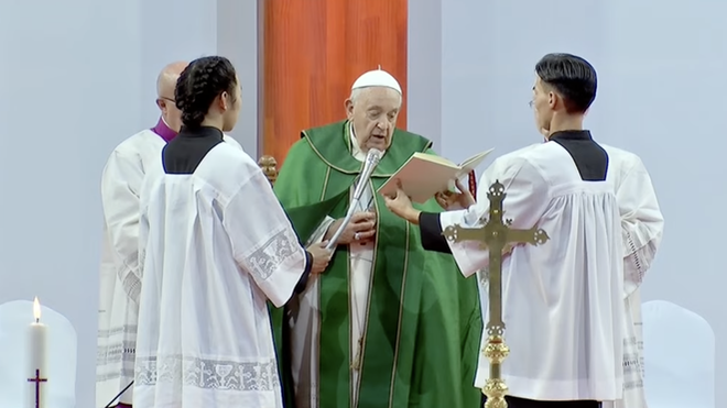 El Papa, durante la Eucaristía en Ulán-Bator