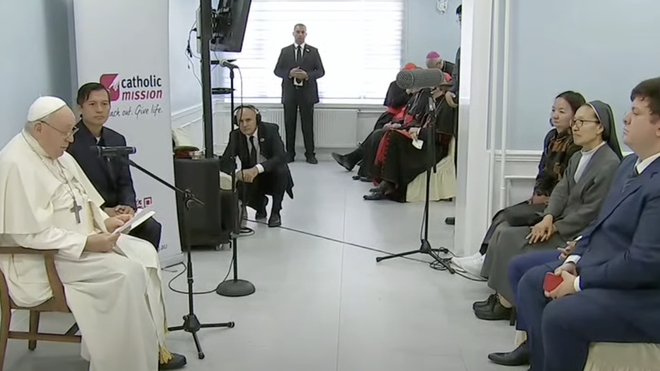 Francisco inauguró la 'Casa de la Misericordia'