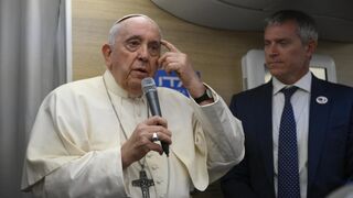 Francisco, en el vuelo a Mongolia