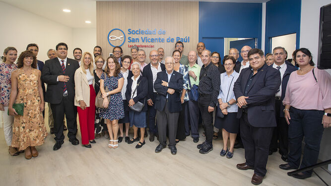 Foto de Grupo. Instituciones CAM y Ayuntamiento y Voluntarios de la SSVP