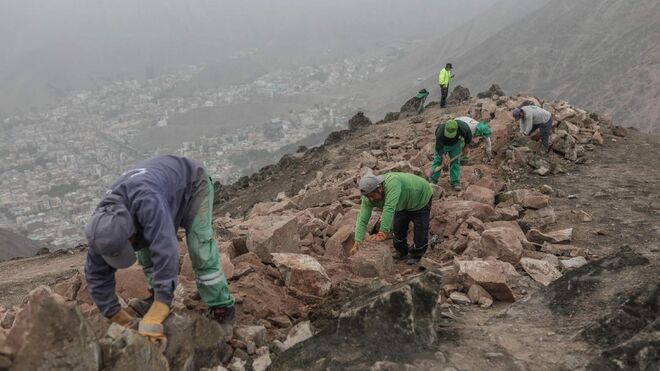 Trabajos de demolición del muro