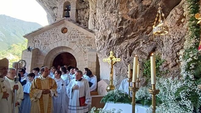 Jesús Sanz, ante la Santina