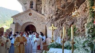 Jesús Sanz, ante la Santina