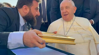 Al Kildani, saludando al Papa