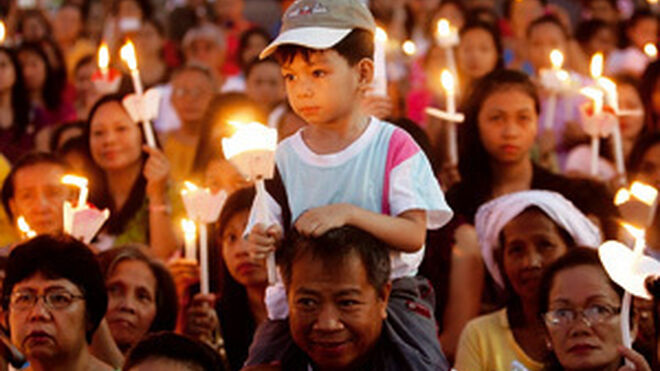 Fieles católicos de Filipinas