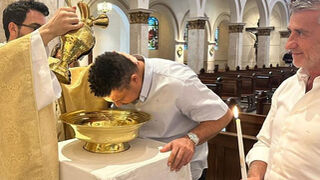 Ronaldo Nazario recibe el bautismo