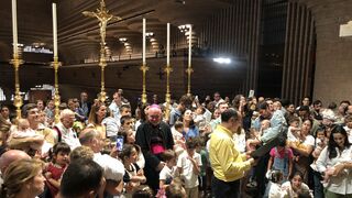 Pérez Pueyo, con las familias, en Torreciudad