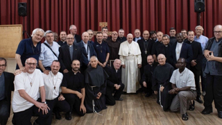 El papa y los curas romanos de Pimavalle