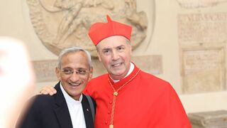 Fernández Artime, con Pascual Chávez