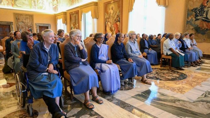 Las Hermanitas de Jesús, durante su encuentro con Francisco