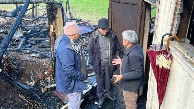 Visita del obispo auxiliar de Concepción a la capilla siniestrada