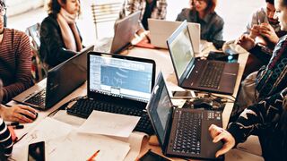 Trabajadores en una oficina