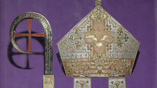 Jerarquía con mitra y báculo