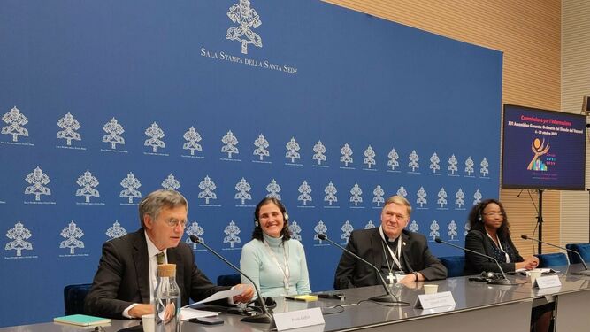 Rueda de prensa Liliana Franco y el cardenal Tobin