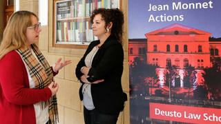 La profesora de Deusto, María Luisa Sánchez-Barrueco (a la izqda.) tiene el 'reconocimiento' Jean Monnet