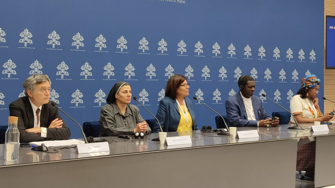 Rueda de prensa del Sínodo